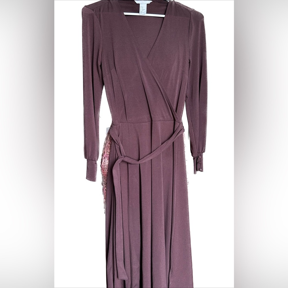 Beautiful women’s H&M dress 🍁🍂